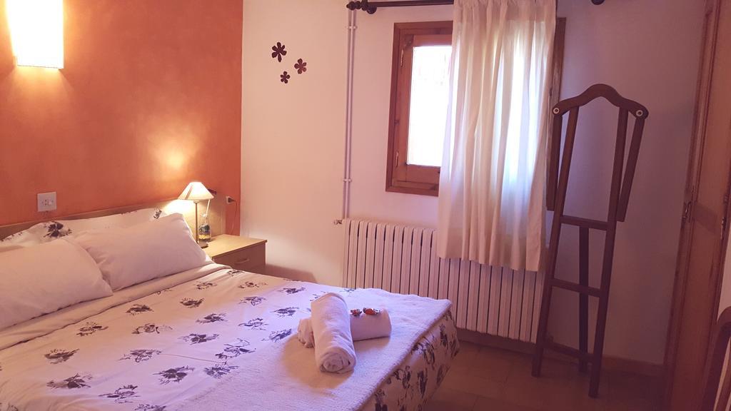 Hostal La Cuineta De Cal Triuet Gósol المظهر الخارجي الصورة